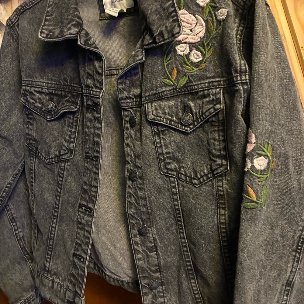 Forever 21 Gray Denim Jacket with Floral Embroidery - Picture 3 of 7